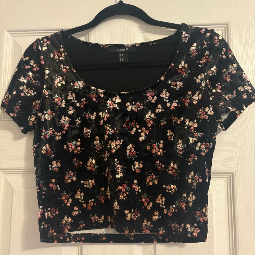 Forever 21 Black Floral Velvet Crop Top
